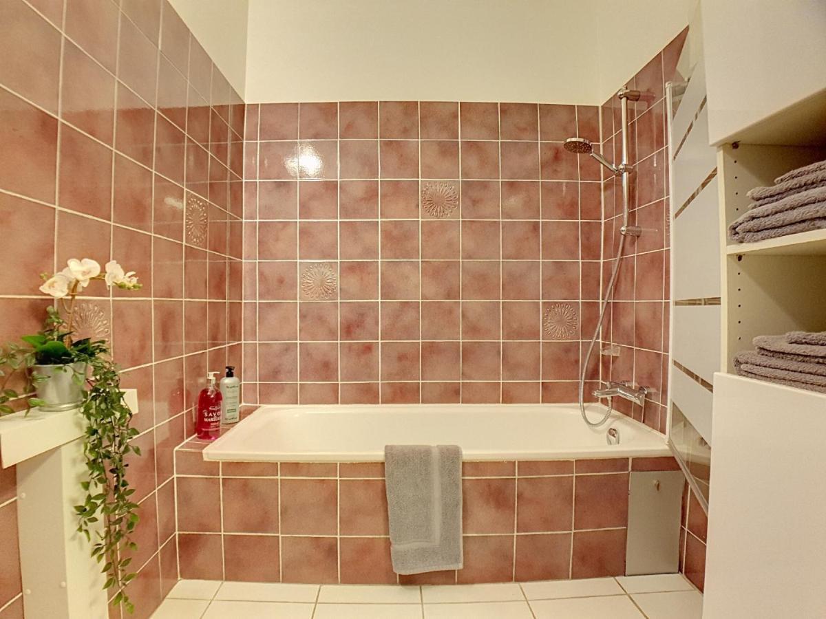 Stop Chez M Cozy # Qualite # Confort # Simplicite Pierre-Bénite Kültér fotó